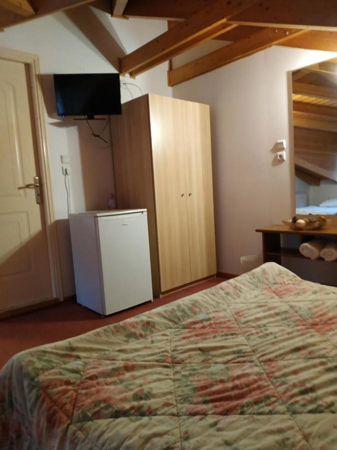 Hotel Xenonas Morfeas à Arachova Extérieur photo